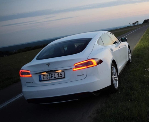 Tesla-Car-Rent Tesla-Car-Rent