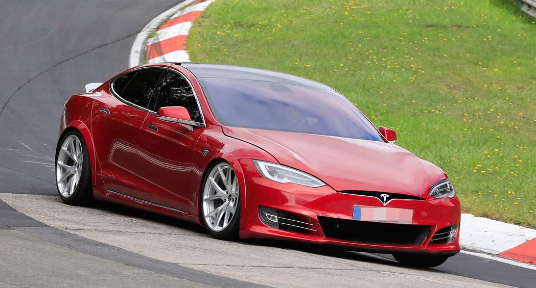 Nuerburgring Model S 2 photo Eines der Model S auf dem Nürburgring um Rekord von Porsche Taycan zu unterbieten. 2020 bei uns zu mieten