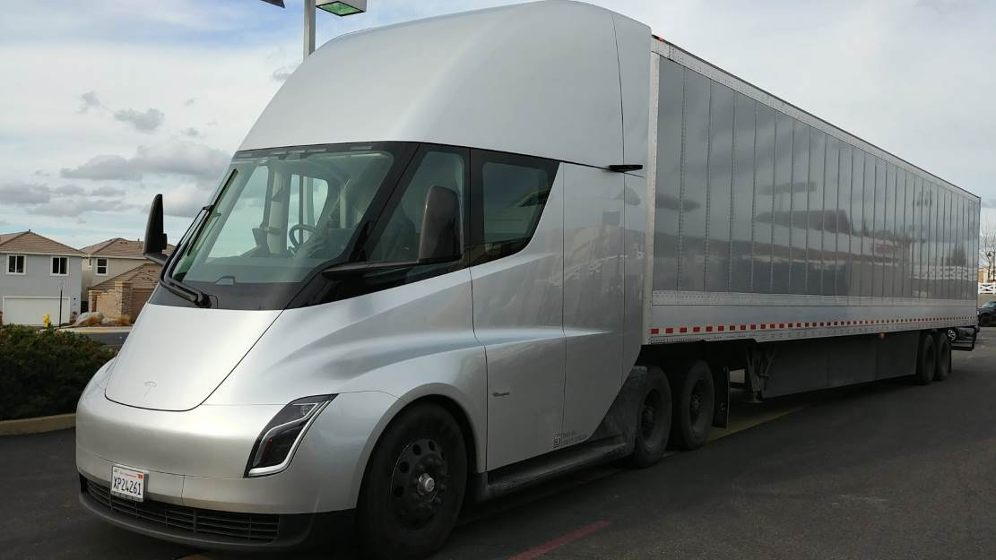 Tesla Semi LKW photo Tesla Semi Truck