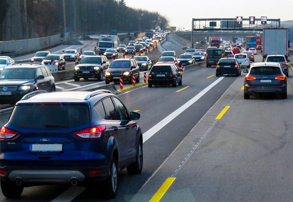 Dichter Verkehr photo Schwierig für einen Autopiloten